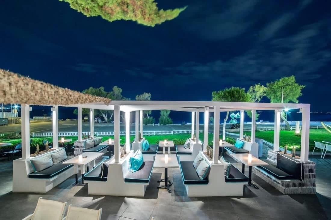 Family Apt With Garden Next To The Sea Athena Bagian luar foto